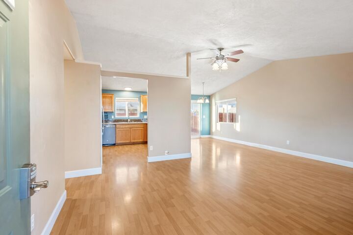 Property Photo:  986 NE Mahogany Street  OR 97754 