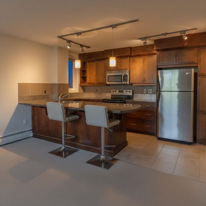 Property Photo:  1534 15 Avenue SW 104  AB T3C 0X9 