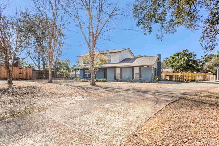 Property Photo:  6099 Schofield Dr  FL 32506 