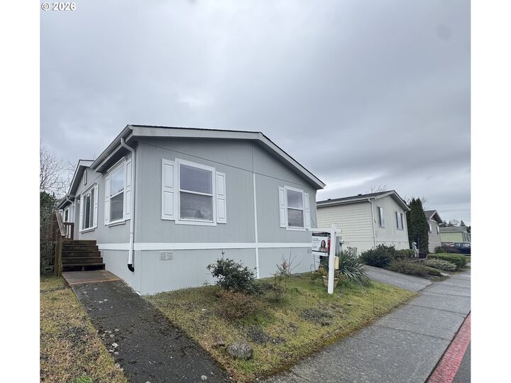 Property Photo: 730 SW Sunset Way SW 77 OR 97060