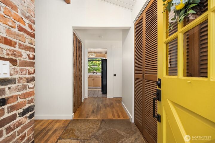 Property Photo:  5836  Battle Point Drive NE  WA 98110 