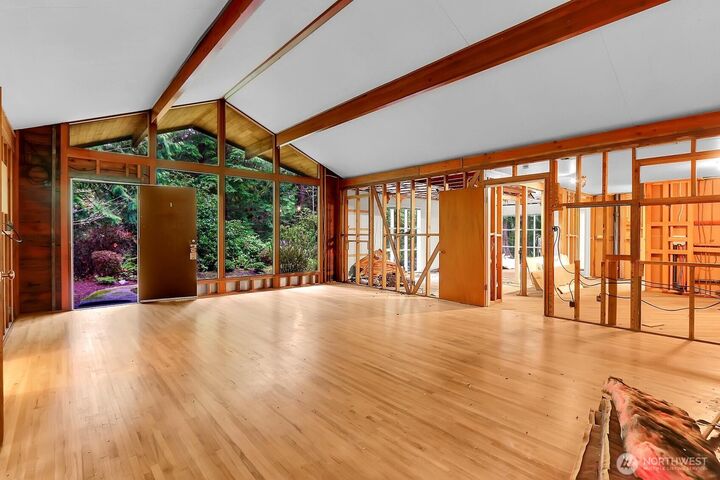 Property Photo:  10815  Algonquin Road  WA 98020 