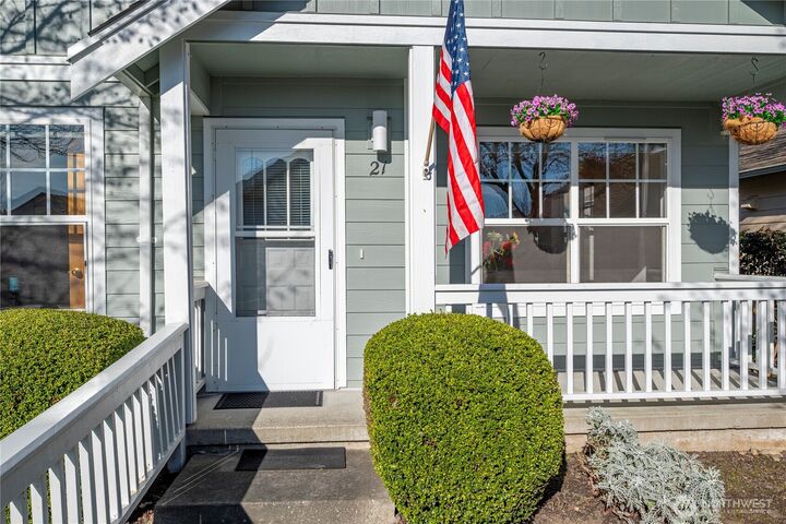 Property Photo:  161 W Whidbey Avenue 21  WA 98277 