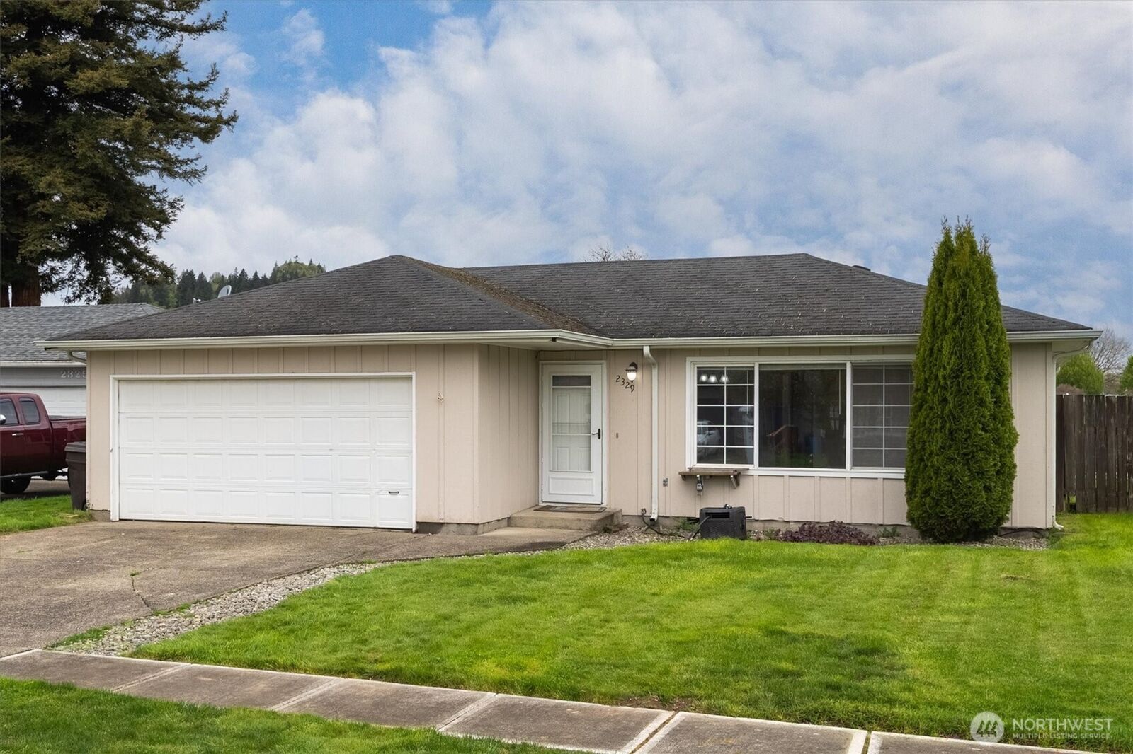 Property Photo:  2329  Jennifer Place  WA 98632 