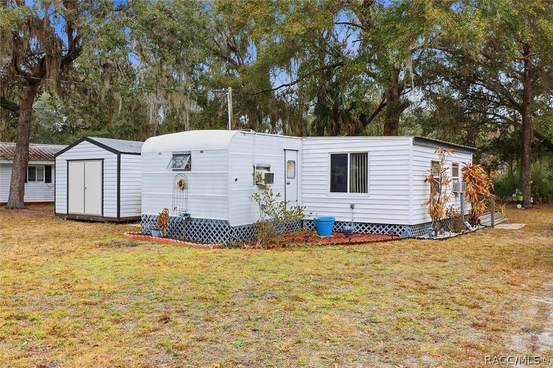 Property Photo:  1161 N Beach Park Drive  FL 34453 