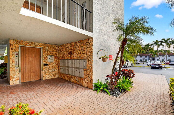 Property Photo: 14723 Cumberland Drive 308 FL 33446