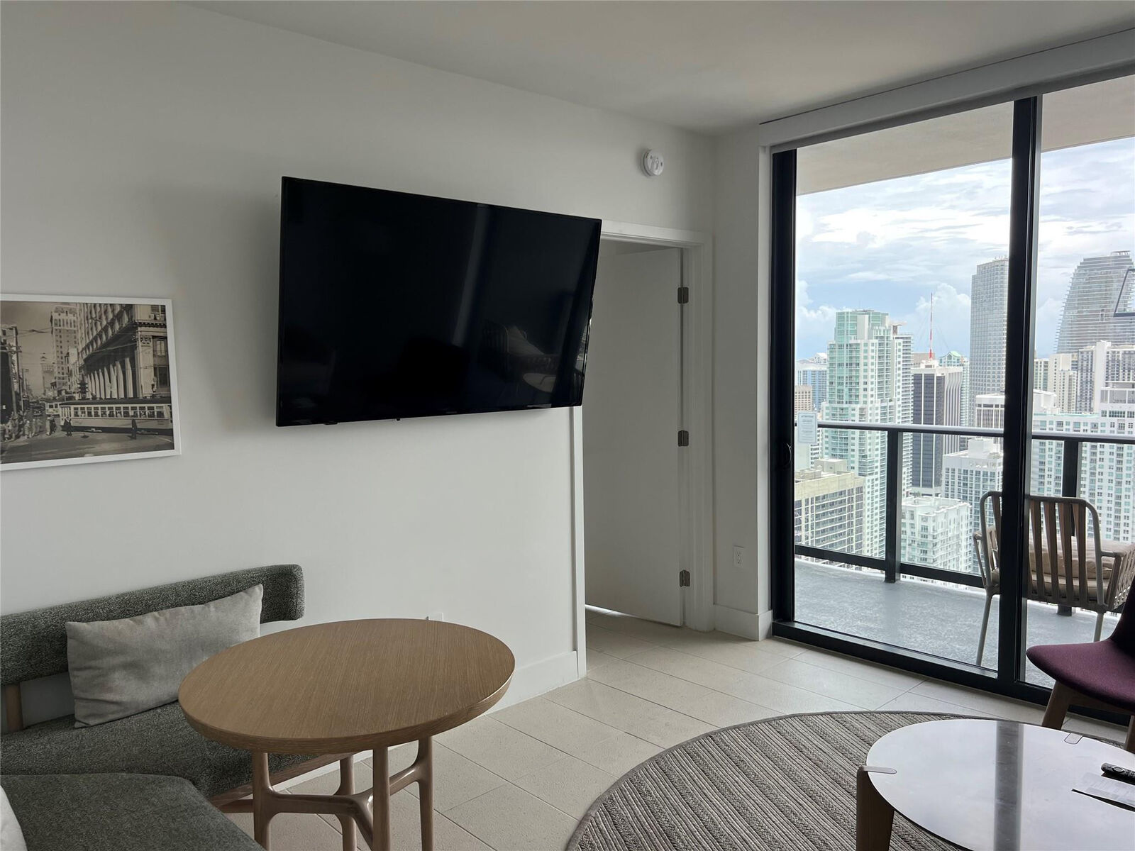 Property Photo: 159 NE 6th Street 4508 FL 33132