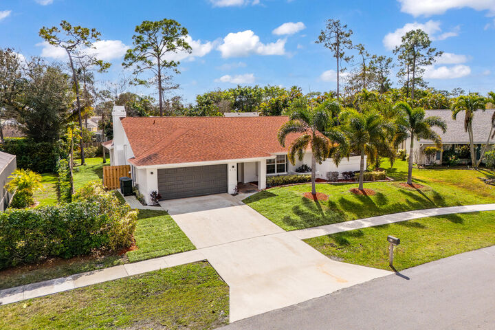 Property Photo:  916 Meadow Avenue  FL 33414 