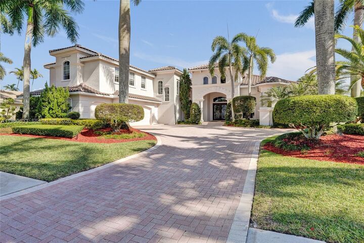 Property Photo:  2539 Royal Palm Way  FL 33327 