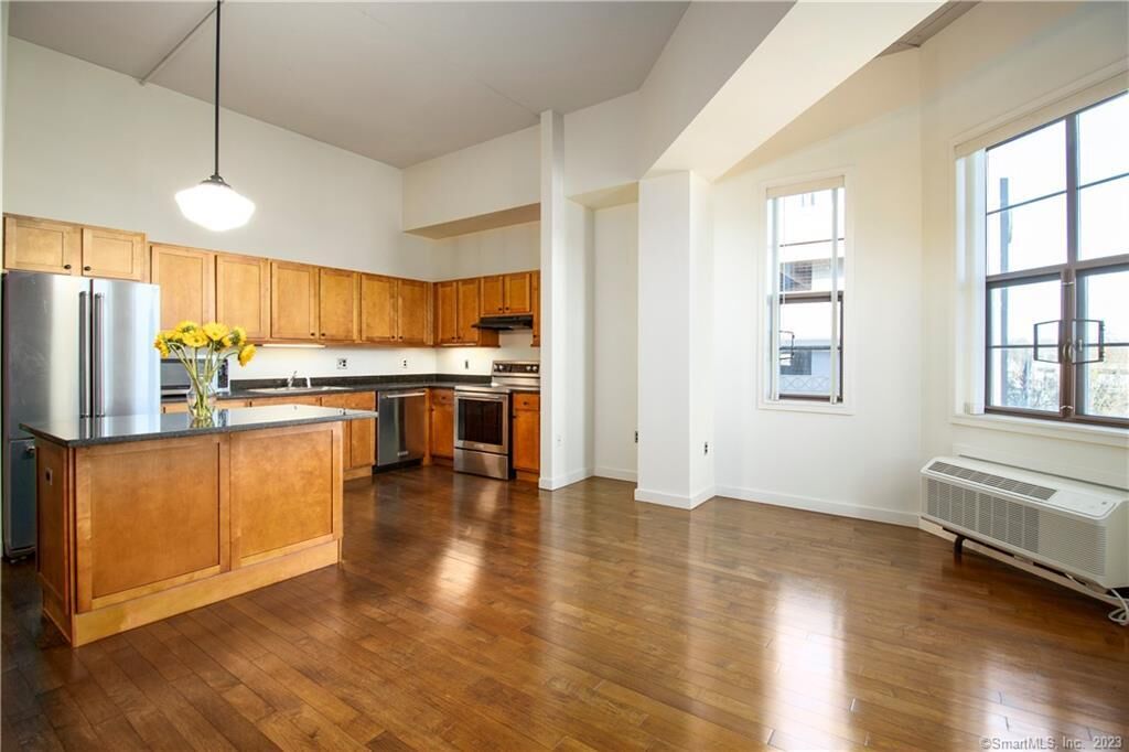 Property Photo:  15 Dinah Road 317  CT 06107 