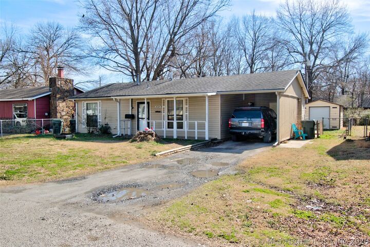 Property Photo:  2025 Robison Street  OK 74403 