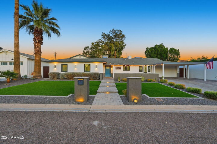 Property Photo: 5149 N 34th Street AZ 85018