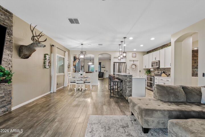 Property Photo:  538 W Gum Tree Ave --  AZ 85140 