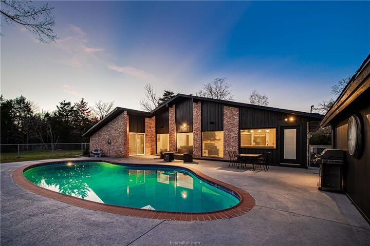 Property Photo:  5004 Enchanted Oaks Drive  TX 77845 
