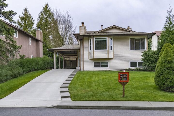 Property Photo: 1265 Lynwood Avenue BC V3B 6H1