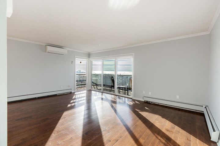 Property Photo:  3080 Lonsdale Avenue 318  BC V7N 3J5 