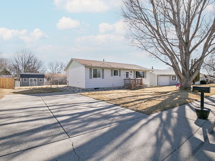 Property Photo: 1109 10th Ave Avenue MT 59044