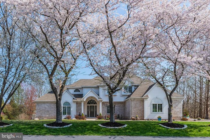 Property Photo:  3 Woburn Abbey Avenue  PA 17011 