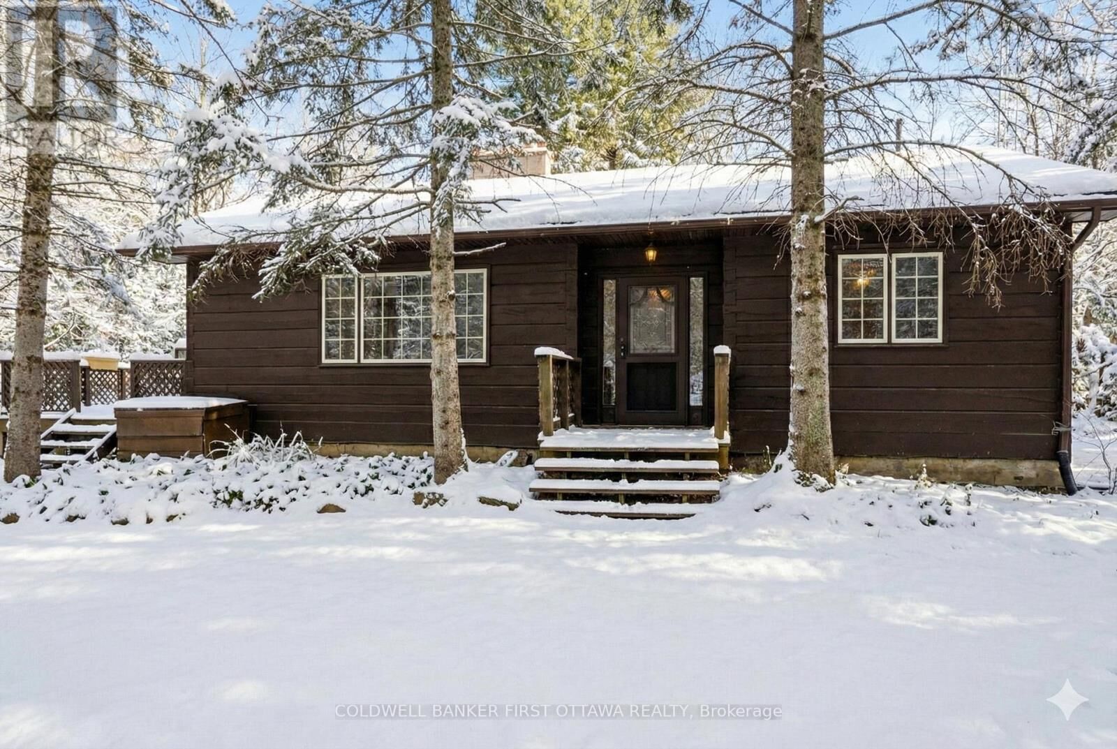 Property Photo: 1102 Ebbs Bay Road ON K7C 0C5