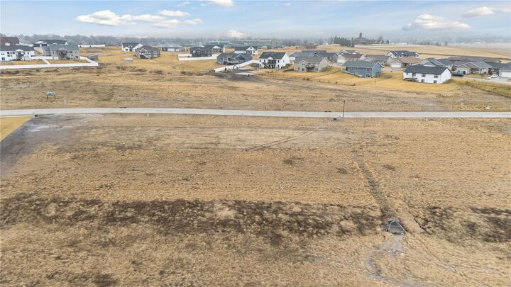 Property Photo:  201 Victory Lane  IA 52349 