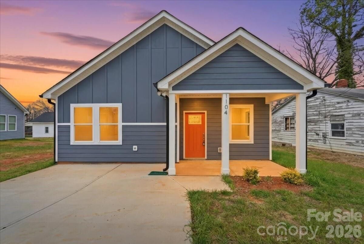 Property Photo: 1104 Silver Street NC 28152