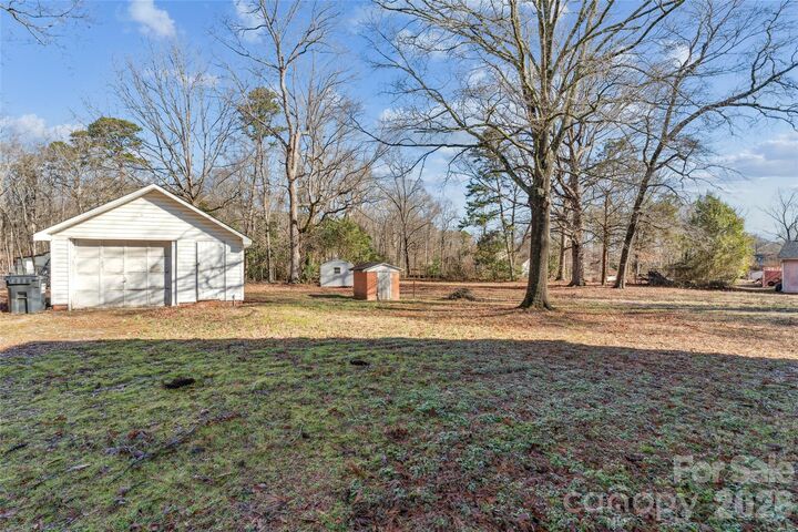 Property Photo:  2640 Cannon Farm Road  NC 28023 