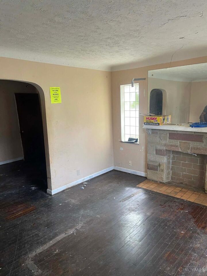 Property Photo:  2027 Sundale Avenue  OH 45239 
