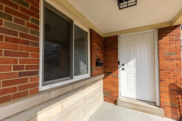 Property Photo: 2820 Geraldine Drive OH 45239