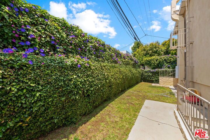 Property Photo: 843 N Martel Ave CA 90046