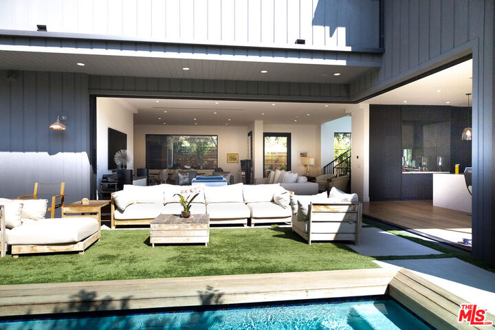 Property Photo:  1919 Pinehurst Rd  CA 90068 