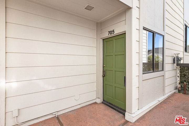 Property Photo: 705 Micheltorena St CA 90026