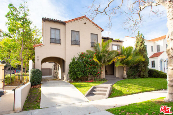 Property Photo: 153 N Arnaz Dr CA 90211