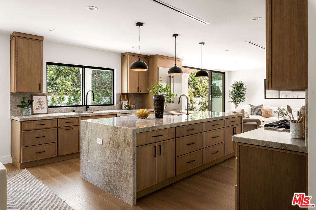 Property Photo:  5032 Bluebell Ave  CA 91607 