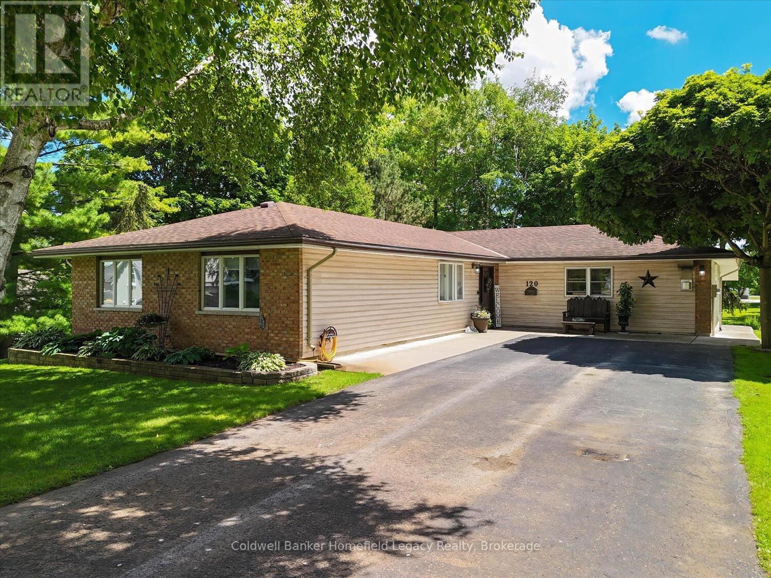 Property Photo: 120 Jones Street West ON N4X 1B8