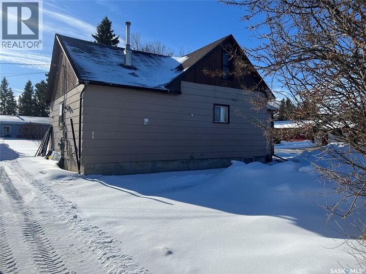 Property Photo: 328 Windsor Avenue SK S0E 1A0