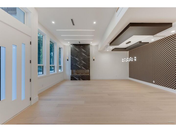 Property Photo: 20331 27 Avenue BC V2Z 0B6