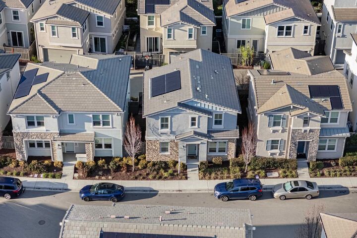 Property Photo: 2933 Stringham Way CA 94568