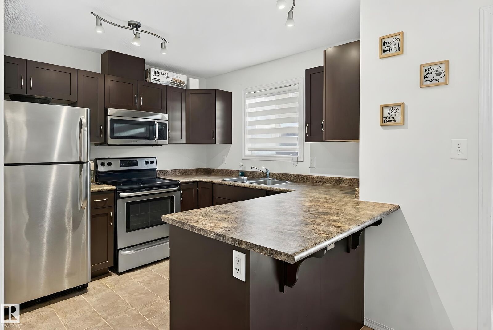 Property Photo:  12004 22 Avenue SW 52  AB T6W 0T1 