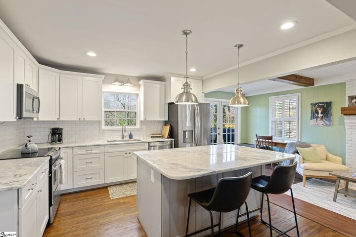 Property Photo:  103 Ashford Avenue  SC 29609 