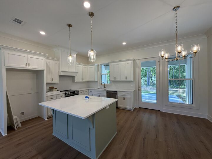 Property Photo:  41 Forest Barnes  MS 39465 