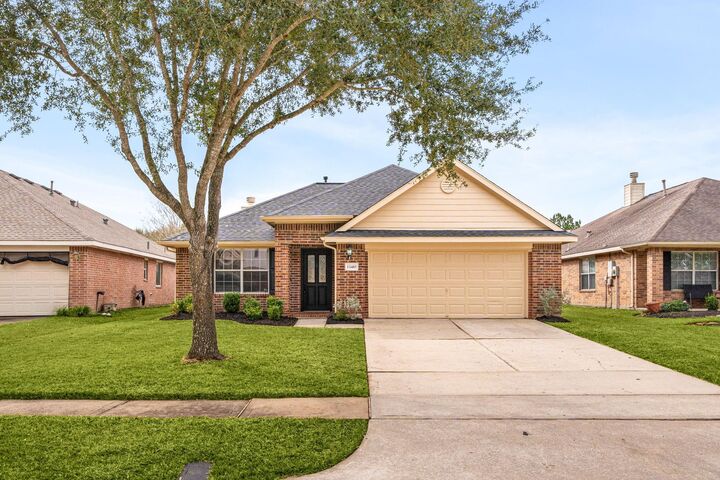 Property Photo:  13410 Baron Hill Lane  TX 77583 