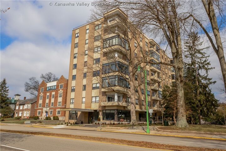 Property Photo:  1578 Kanawha Boulevard E 8B  WV 25311 
