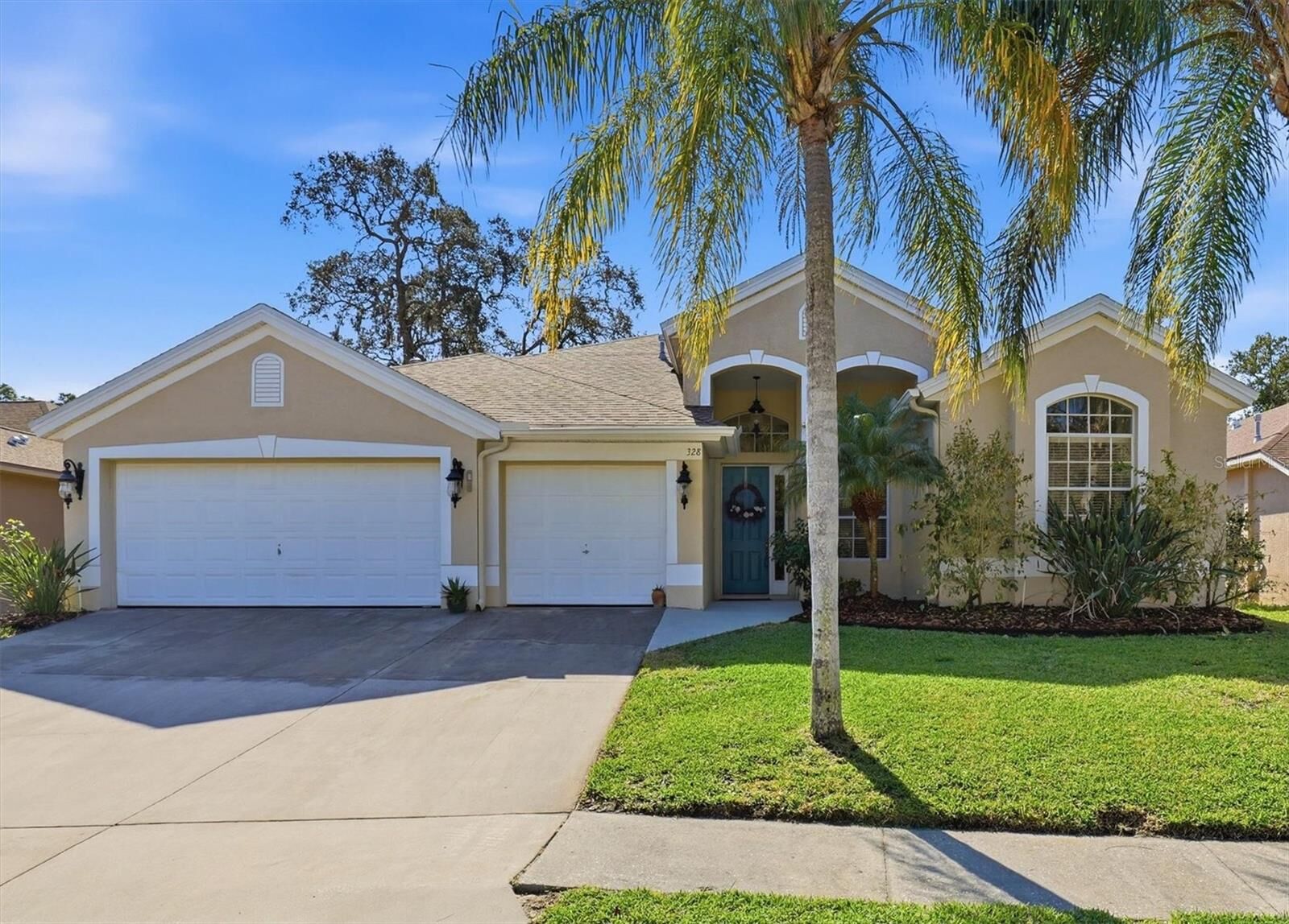 Property Photo:  328 Liam Avenue  FL 34689 