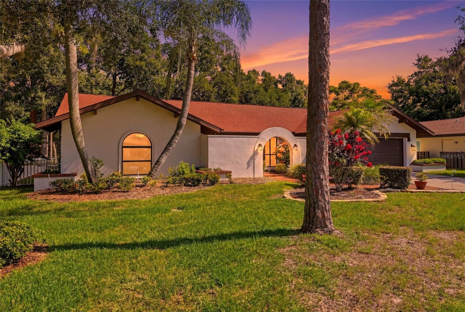 Property Photo: 2240 Toniwood Lane FL 34685