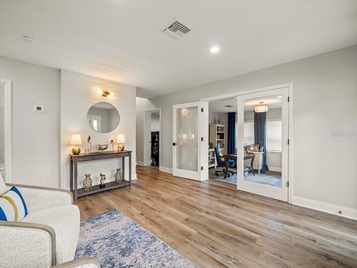 Property Photo: 4710 W Tambay Avenue FL 33611