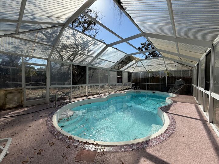 Property Photo: 2848 Webber Place FL 34232