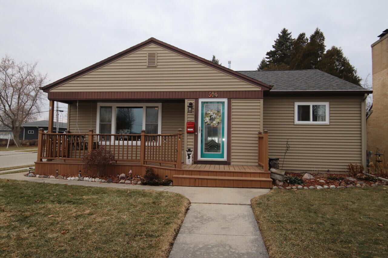 Property Photo: 604 N 27th St WI 53081