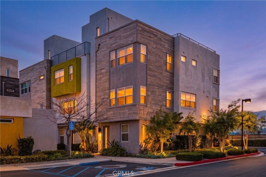 Property Photo:  955 E Mason 80  CA 92805 