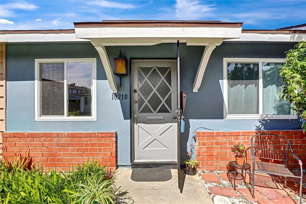 Property Photo:  10210 Holburn  CA 92646 