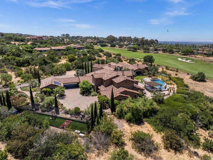 Property Photo:  8287 Run Of The Knolls  CA 92127 